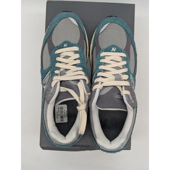 New Balance 2002R Mens Size 8.5 / Womens 10 -Spruce Green Running Shoes M2002REM